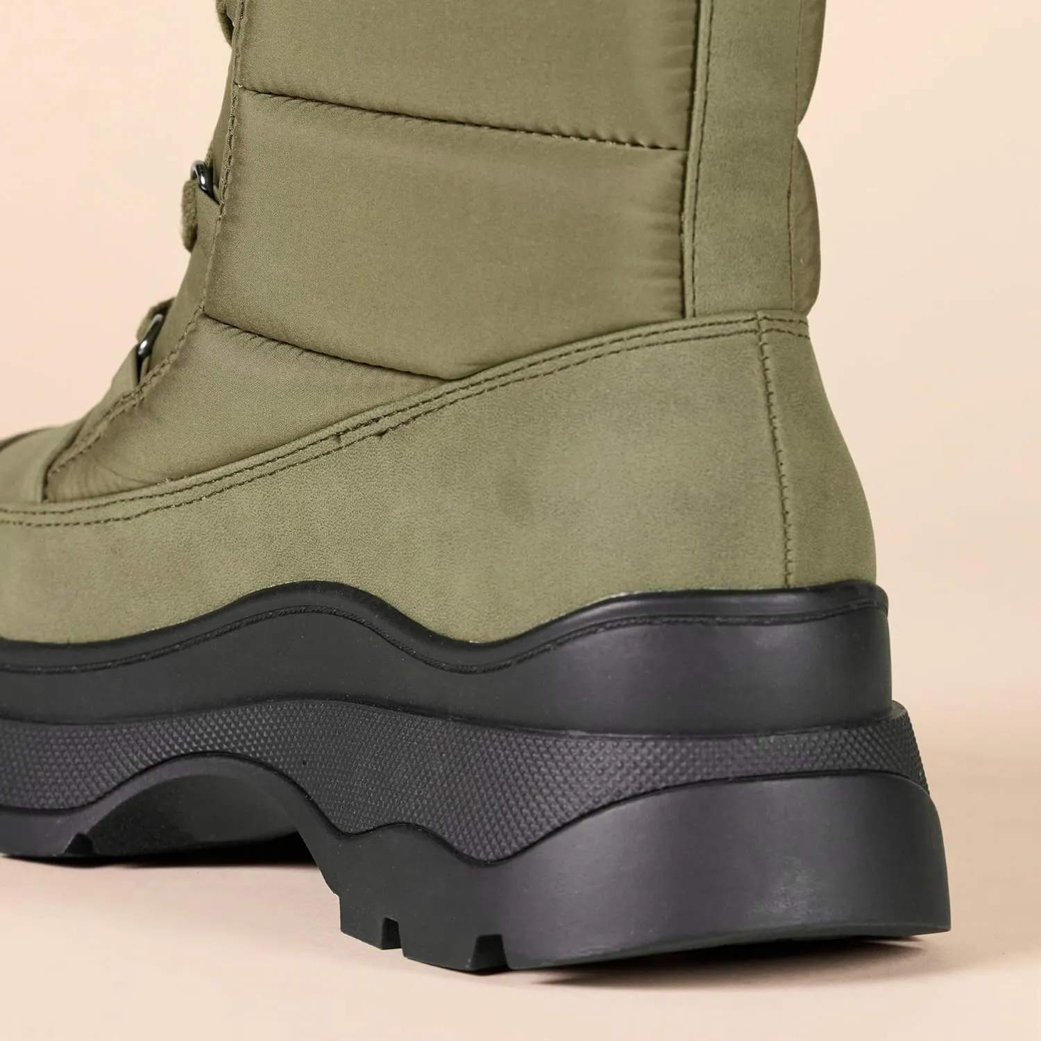Amazon Essentials Women's Lace Up Puffer Boot