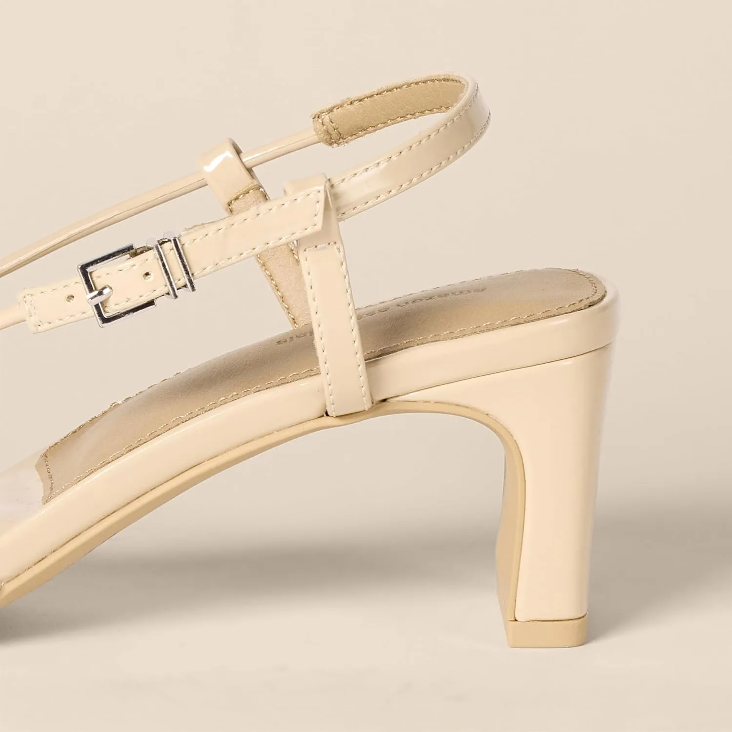 Amazon Essentials Women's Strappy Block Heel Sandals