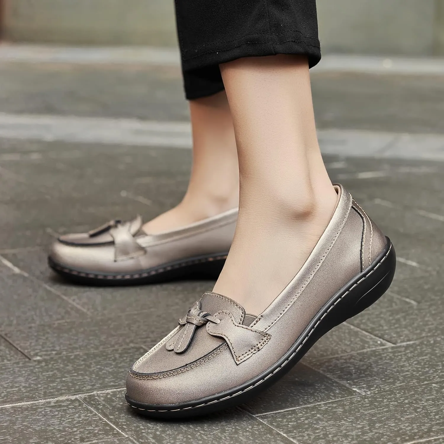 Artisure Women's Classic Comfort Leather Loafers Casual Slip-Ons Stylish Tassel Dress Shoes Cute Work Office Flats Everyday Walking Shoes