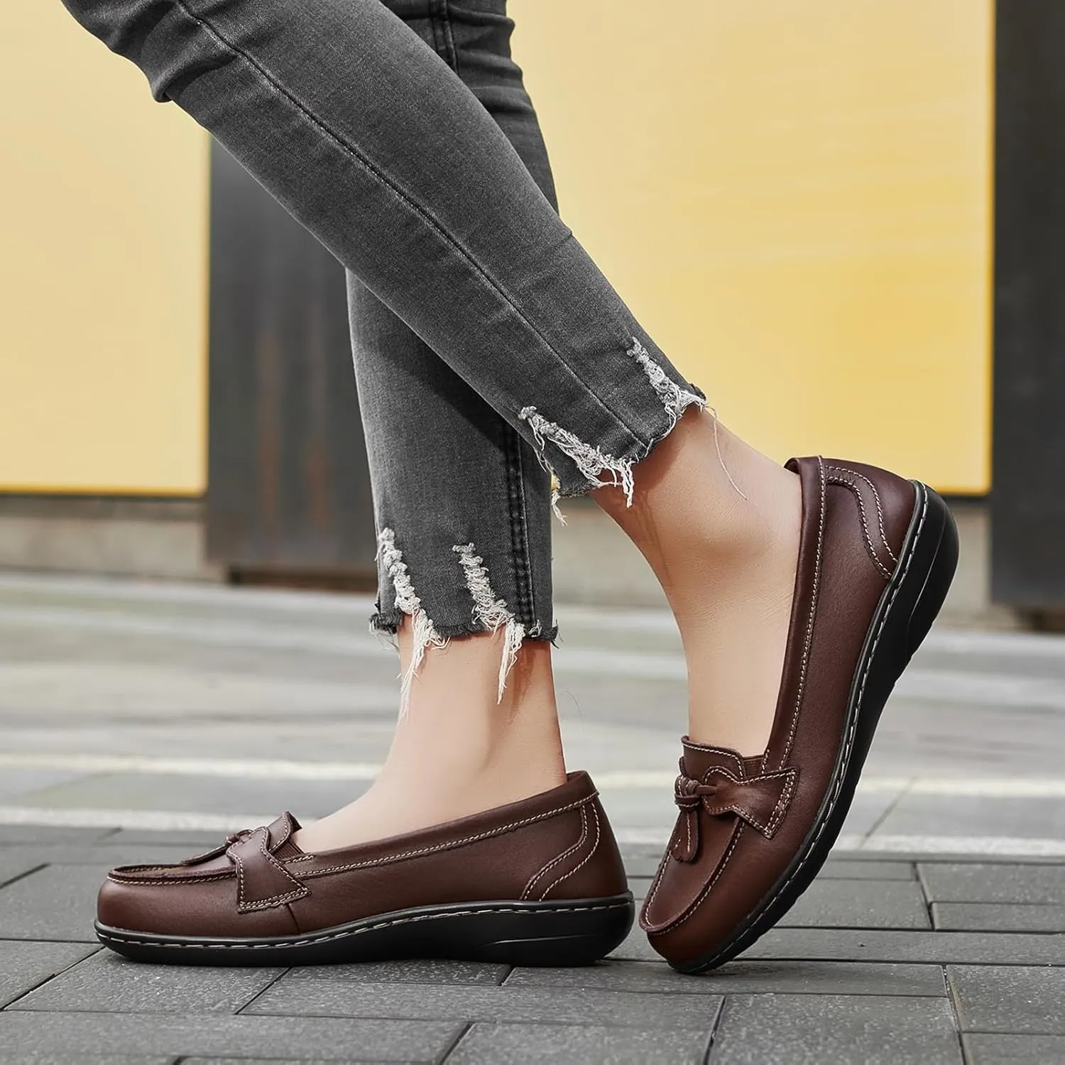 Artisure Women's Classic Comfort Leather Loafers Casual Slip-Ons Stylish Tassel Dress Shoes Cute Work Office Flats Everyday Walking Shoes