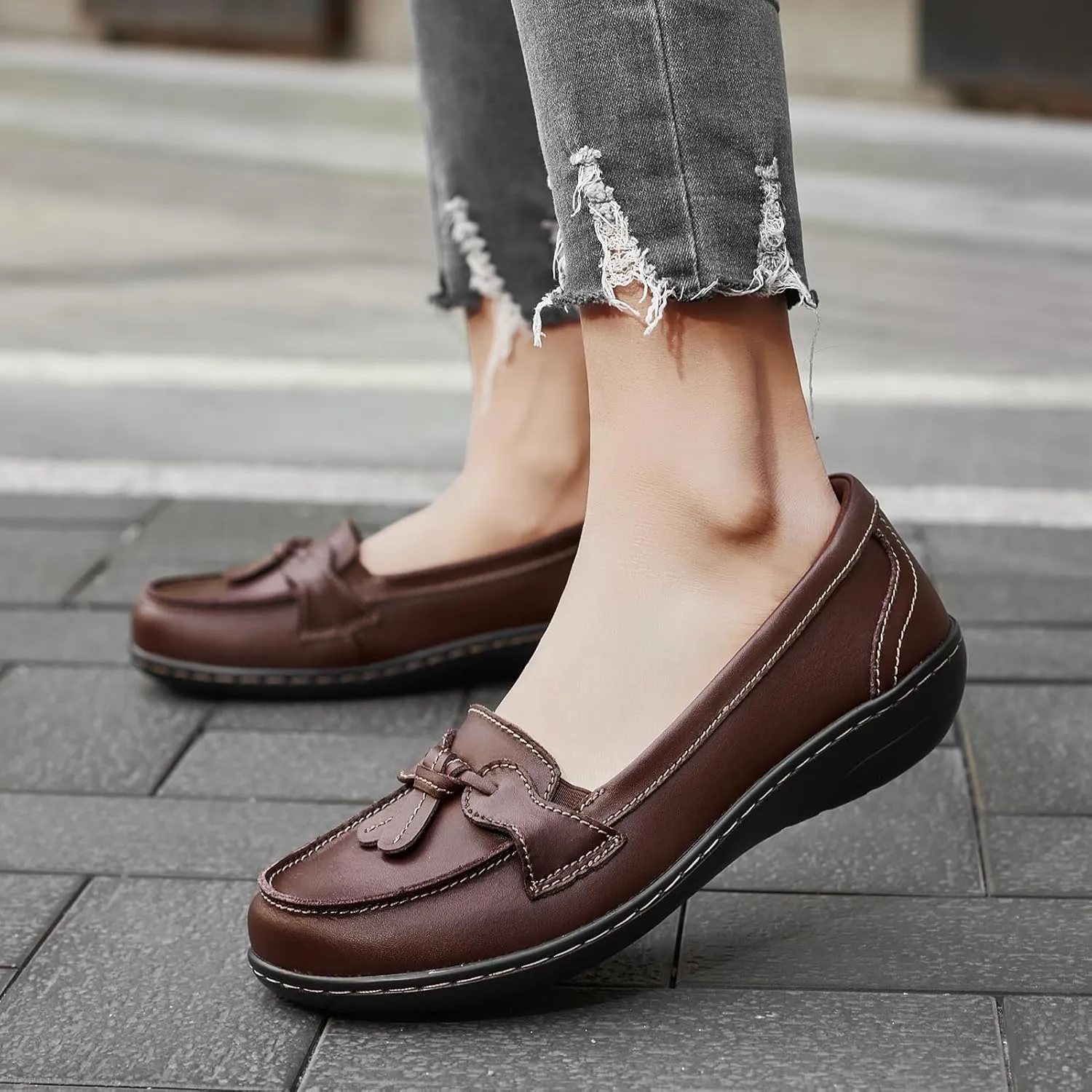 Artisure Women's Classic Comfort Leather Loafers Casual Slip-Ons Stylish Tassel Dress Shoes Cute Work Office Flats Everyday Walking Shoes