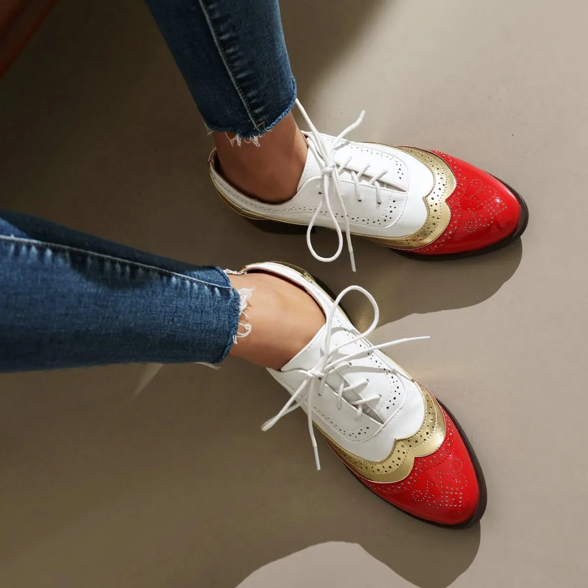 Betastella Womens Vintage Lace Up Wingtip Oxfords Brogue Oxford Shoes Chunky Low Heel Round Toe Pumps Shoes