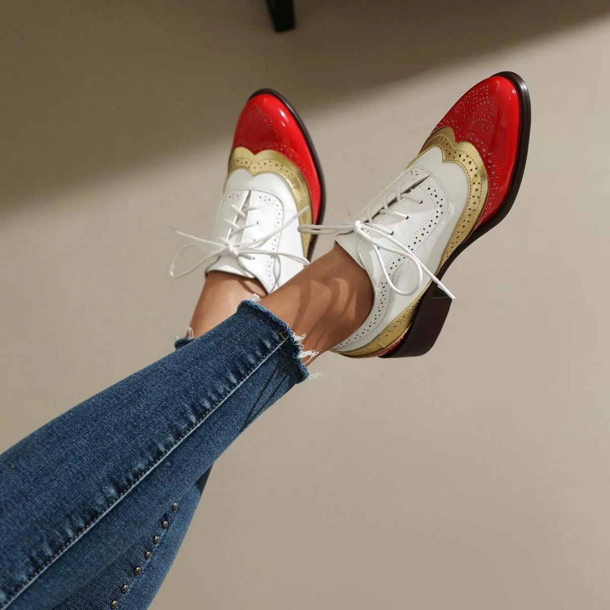 Betastella Womens Vintage Lace Up Wingtip Oxfords Brogue Oxford Shoes Chunky Low Heel Round Toe Pumps Shoes