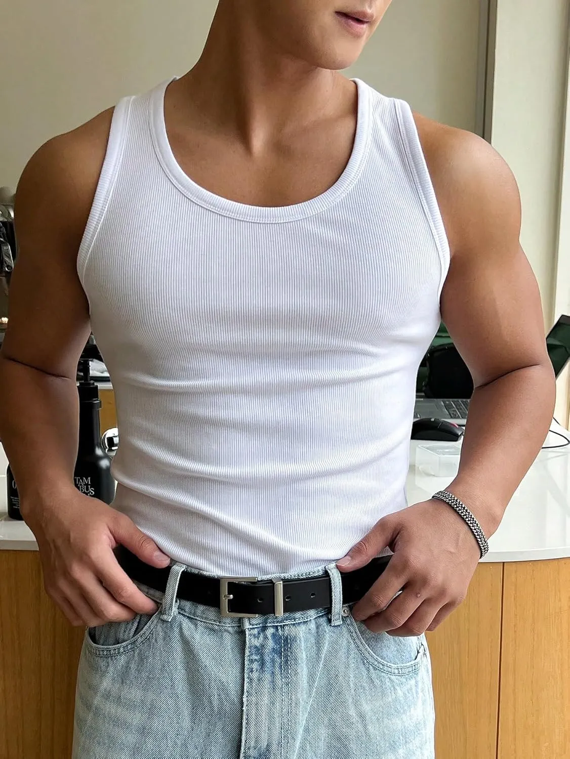 COZYEASE Men's Summer Tank Top Scoop Neck Workout Gym Muscle Tank T-Shirt Sleeveless Undershirt