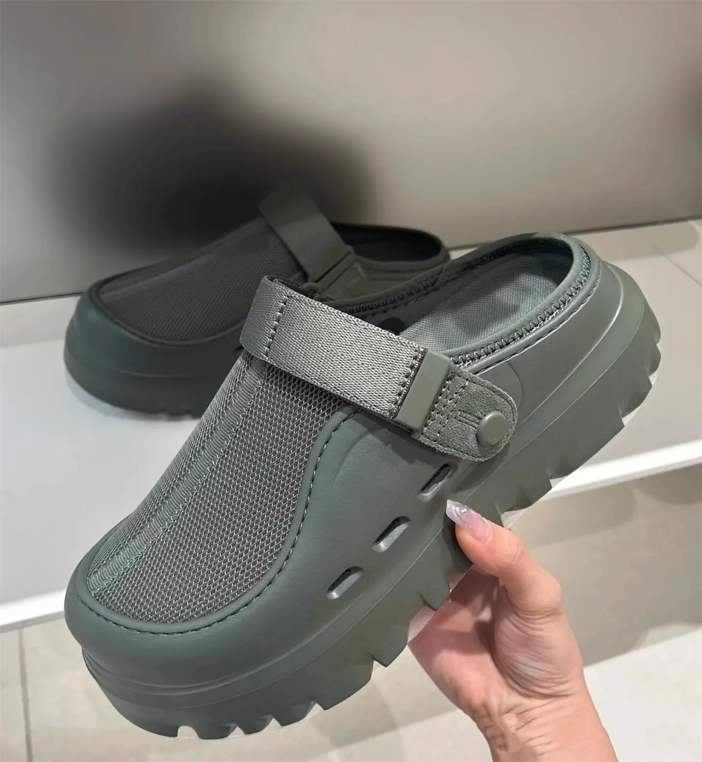 Fashion Platform Clogs Sandals for Women's Casual Adjustable Indoor Non Slip Comfortable Outdoor Men Slippers Women's Mules & Clogs