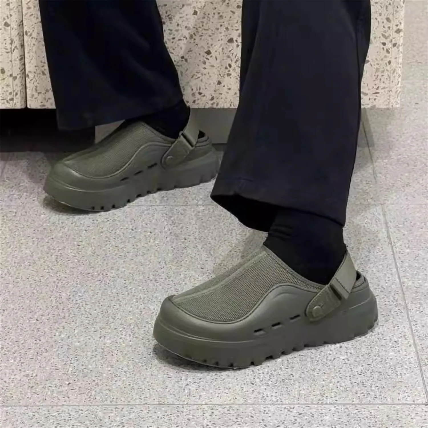 Fashion Platform Clogs Sandals for Women's Casual Adjustable Indoor Non Slip Comfortable Outdoor Men Slippers Women's Mules & Clogs