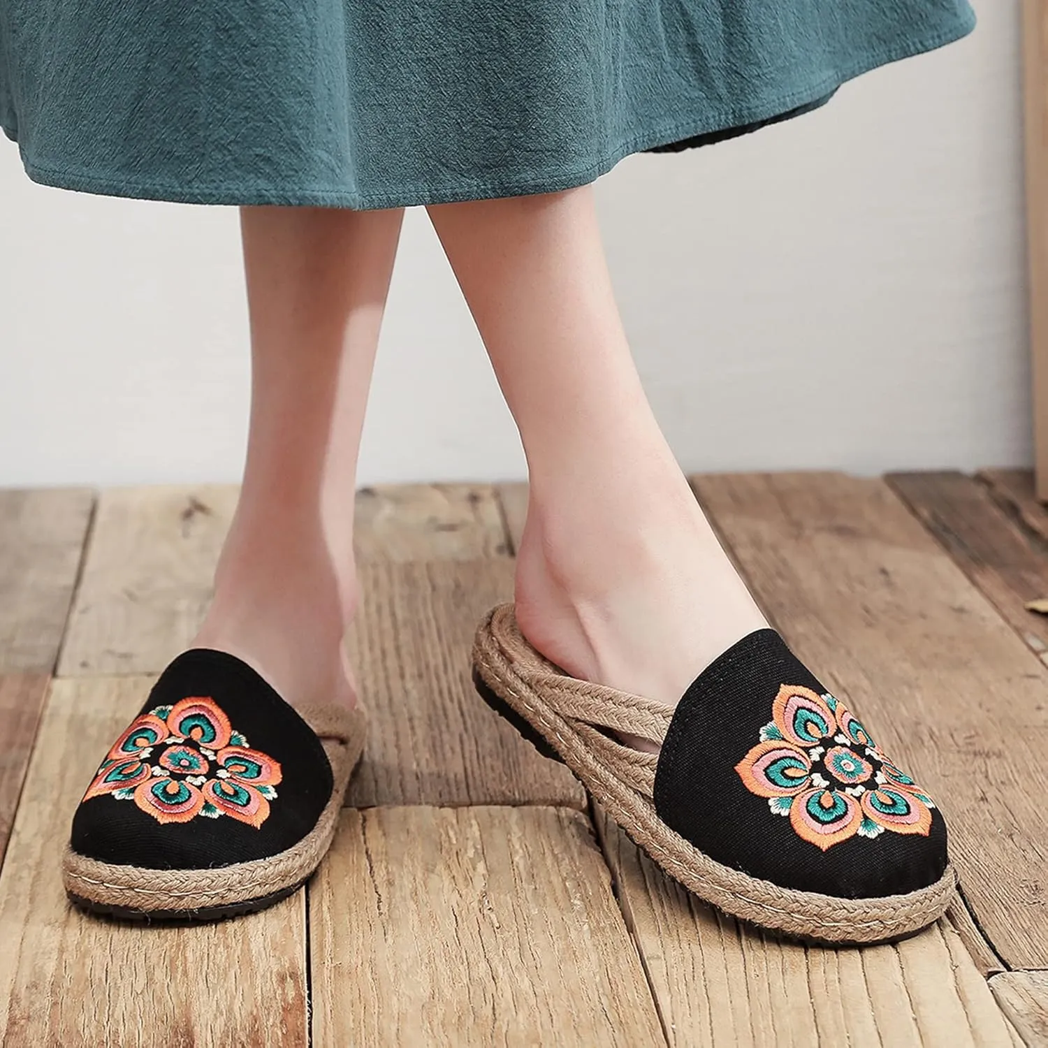 Hee grand Women's Embroidered Espadrilles Slip On Mule Slippers Ethnic Style Cotton and Linen Flats Retro Chinese Style