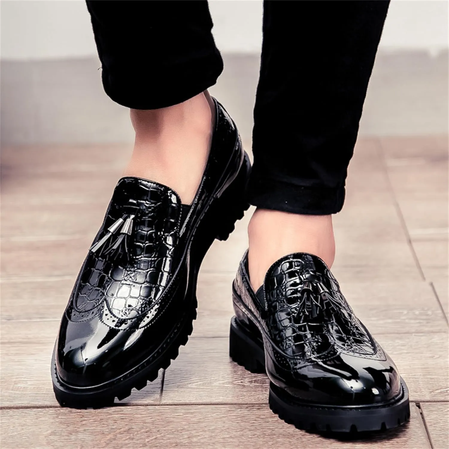 Men's Vintage Leather Wingtip Tassel Brogue Slip-On Dress Loafers Fashion Low-Top Breathable Smoking Formal Shoes Comfort Non-Slip Business Wedding Party Shoes