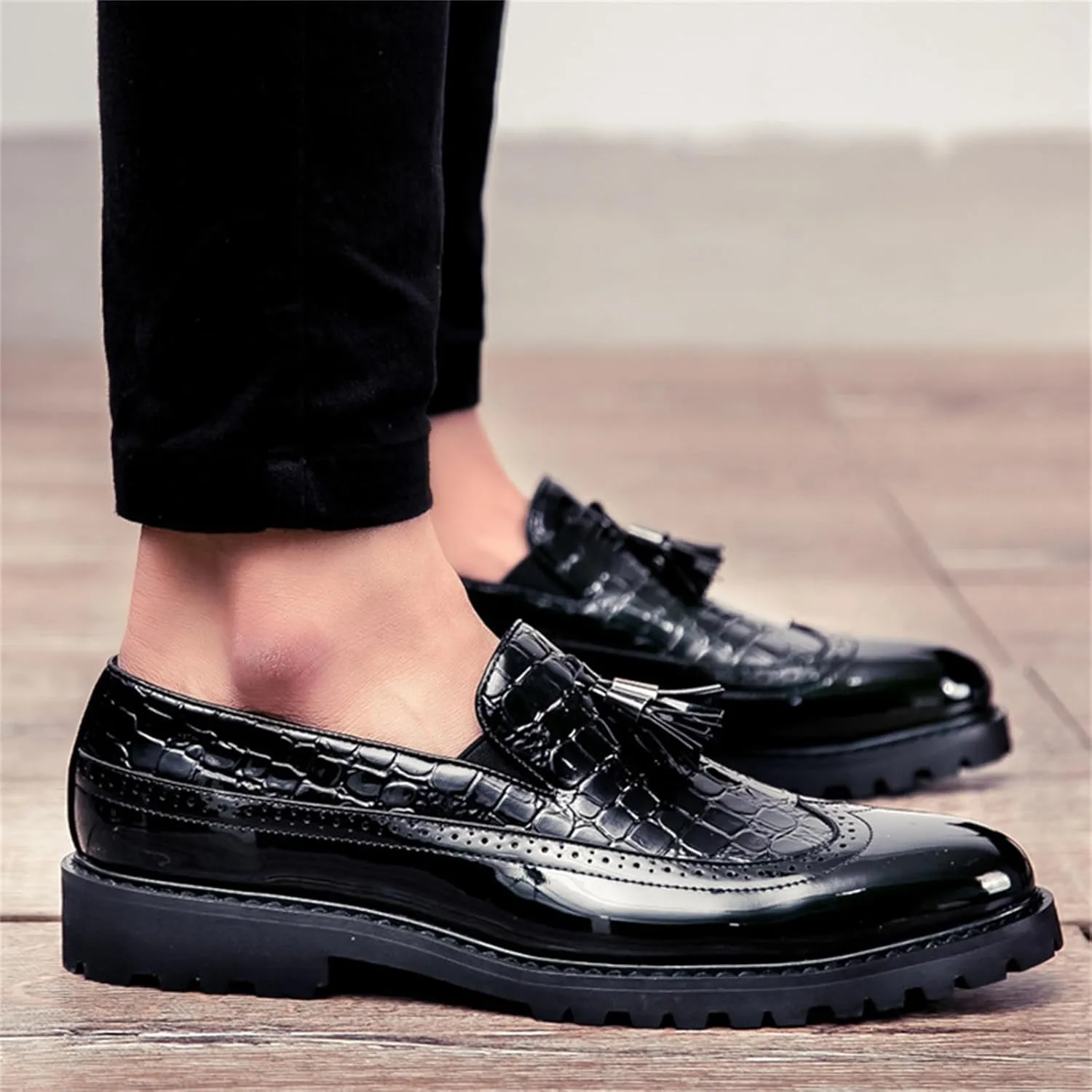Men's Vintage Leather Wingtip Tassel Brogue Slip-On Dress Loafers Fashion Low-Top Breathable Smoking Formal Shoes Comfort Non-Slip Business Wedding Party Shoes