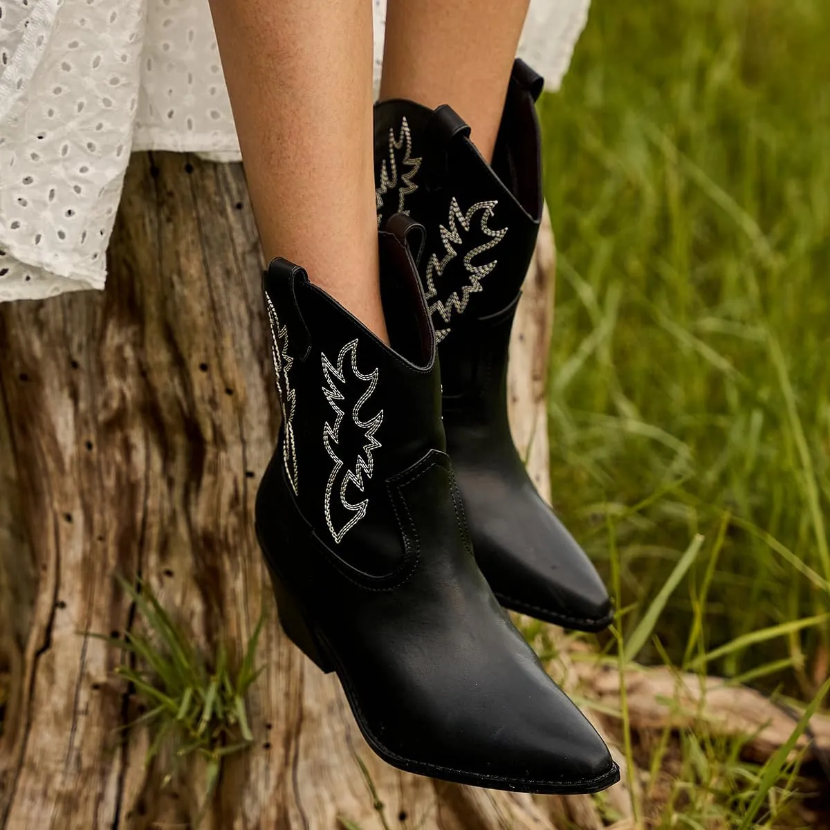 Mostrin Cowgirl Boots for Women Embroidered Cowboy Boots Pointed Toe Ankle Boots Chunky Western Boots Pull-on Mid Calf Booties