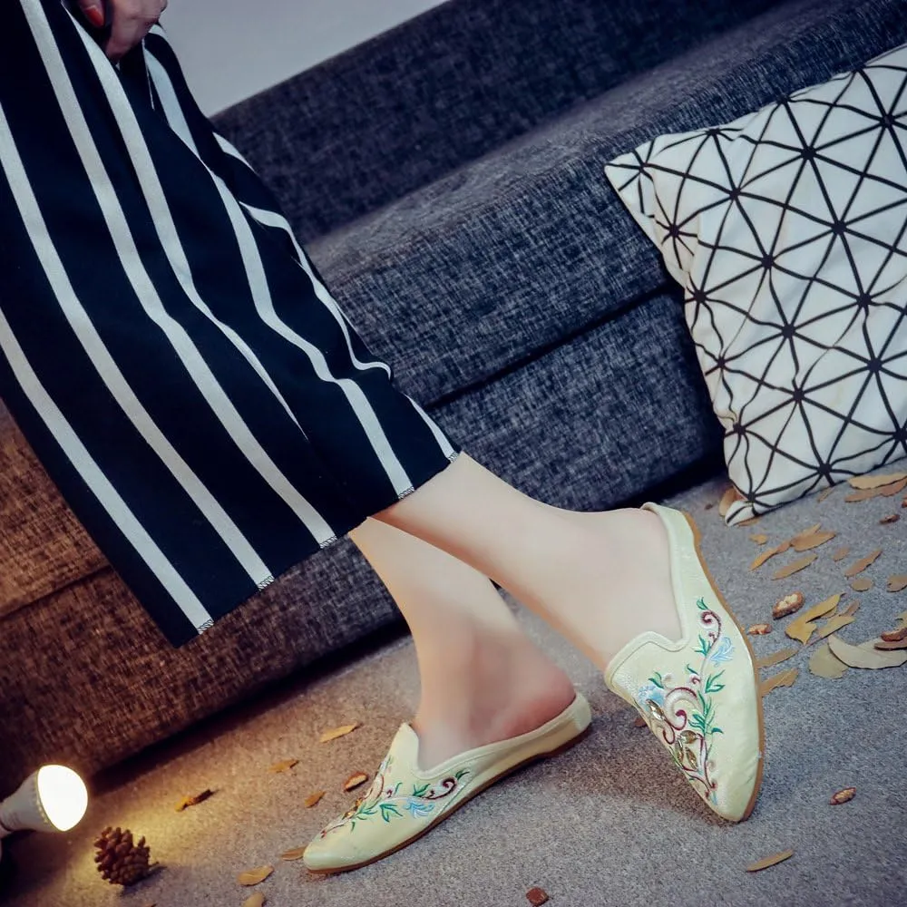 Qhome Women's Chinese Floral Embroidery Pointed-Toe Comfortable Satin Casual Mules Slippers Shoes