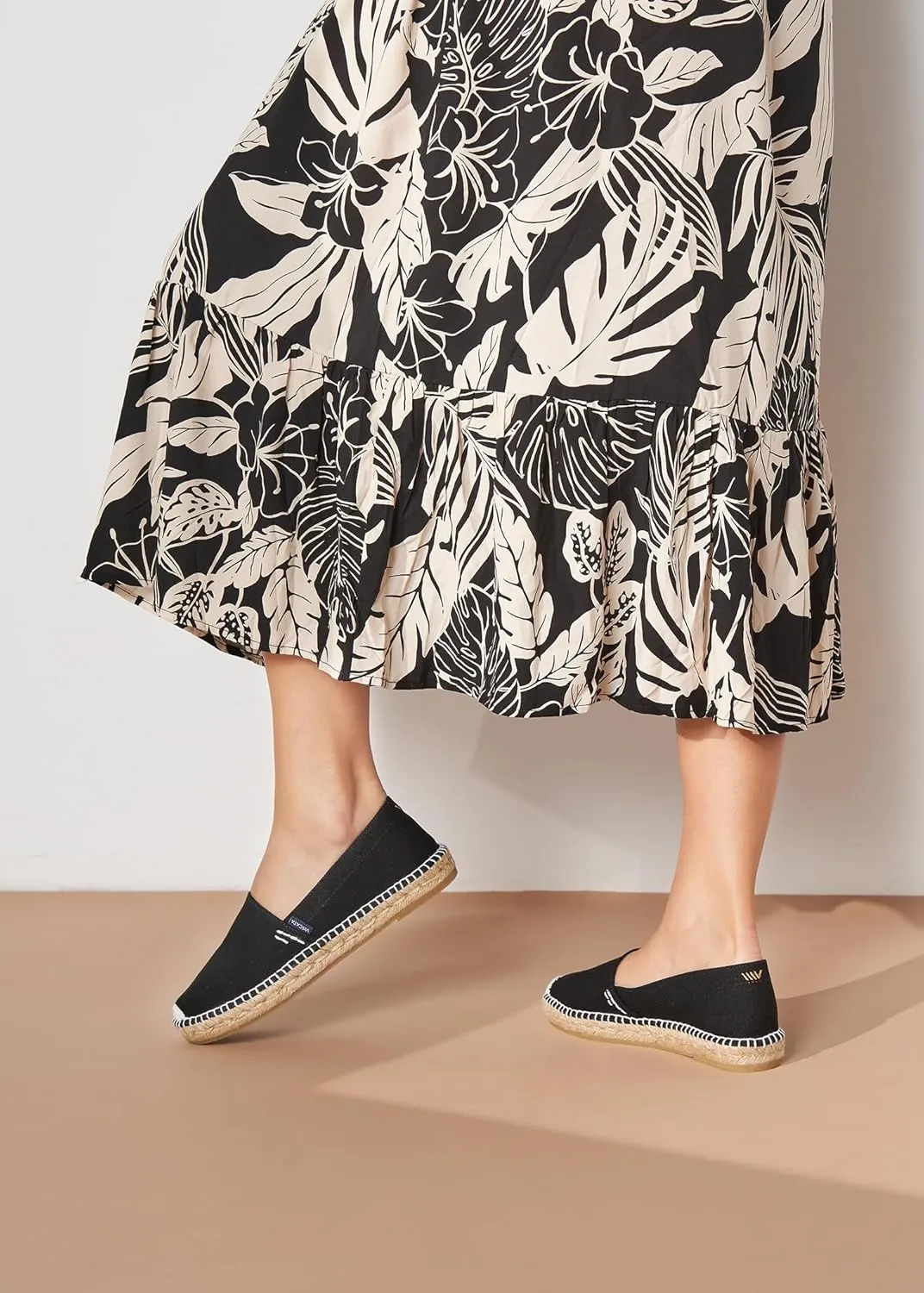 VISCATA Llafranc Canvas Espadrille Flats with Traditional White Stitching Soft Breathable Cotton Canvas and 100% Natural Jute Midsole for All Casual Occasions