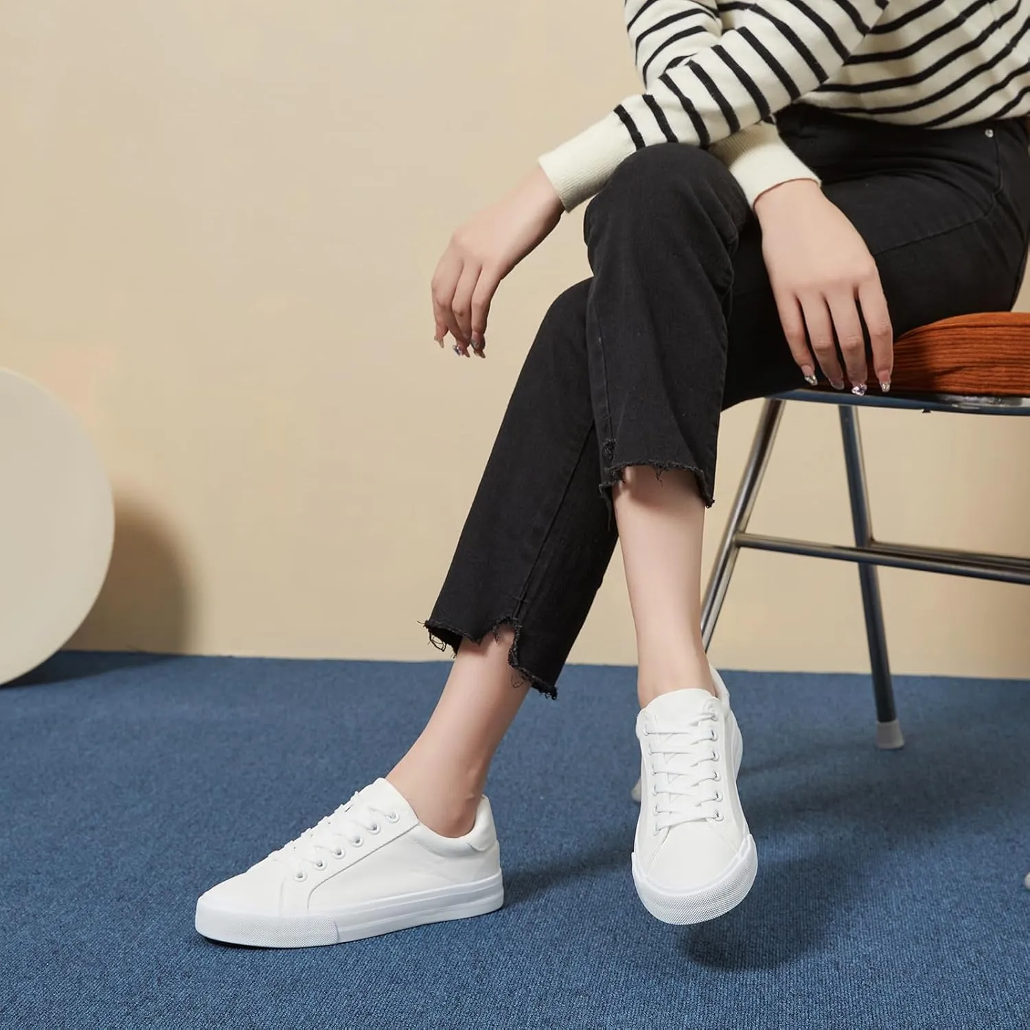 Witwatia Womens White Sneakers Lace Up Canvas White Tennis Shoes Cozy Low Top Walking Shoes for Women