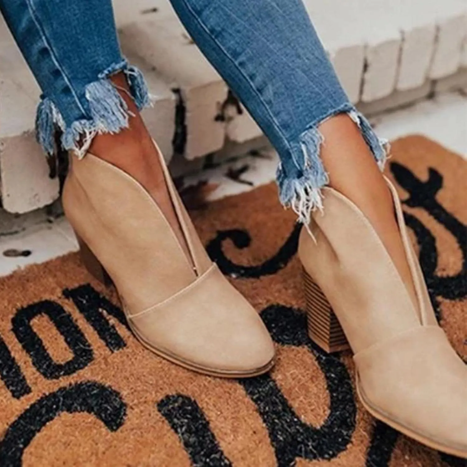 ZBYY Womens Pointed Toe Ankle Boots V Cut Back Zipper Chelsea Booties Slip On Chunky Low Heel Dressy Western Booties